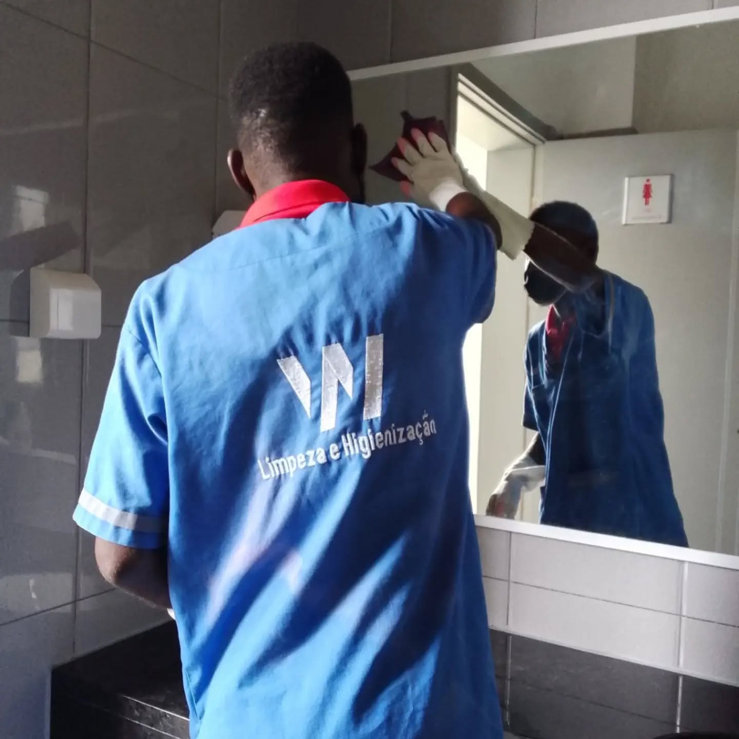 Higienização de instalações sanitárias